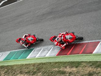 09 DUCATI PANIGALE V4 R ACTION UC69246 High